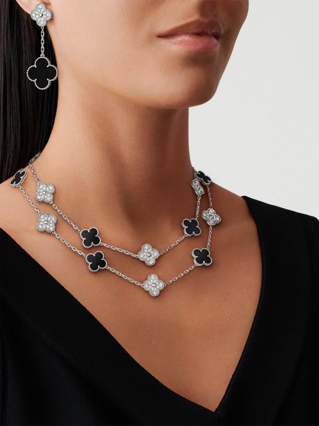 Magic Alhambra earrings, 2 motifs
