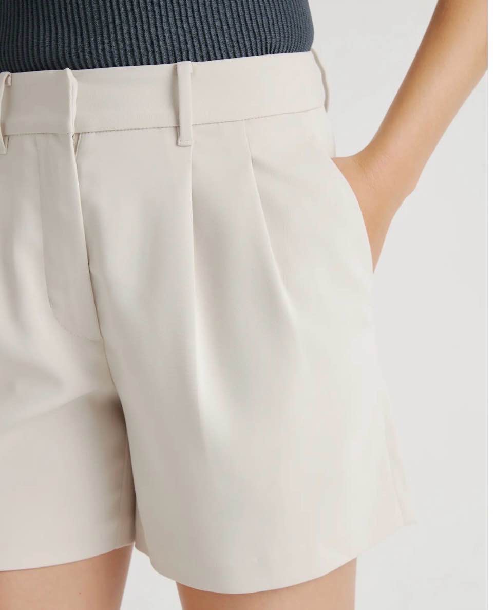 Stretch Crepe Pleated Short in Sand