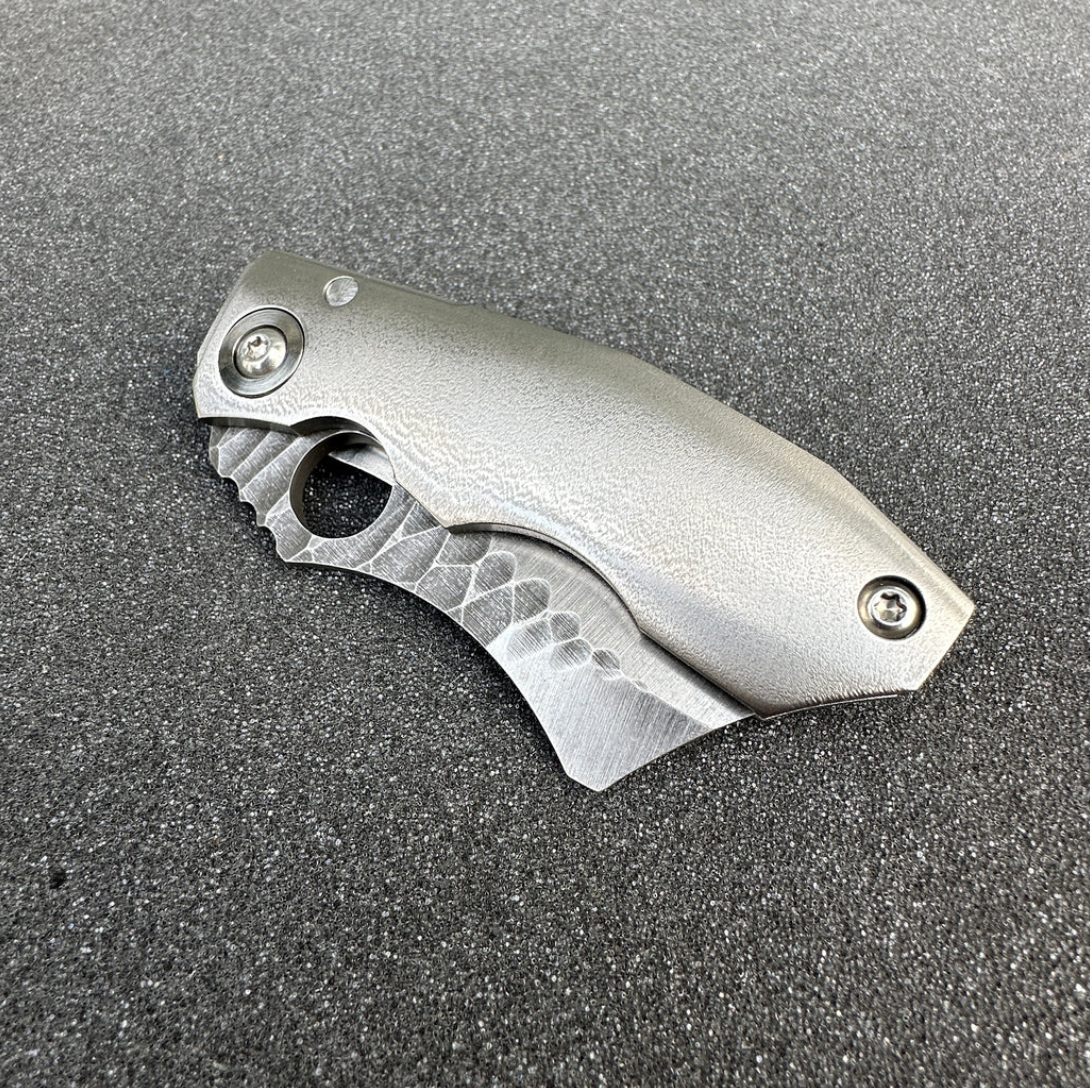 KA Butcher - Sculpted Two-Tone Blade