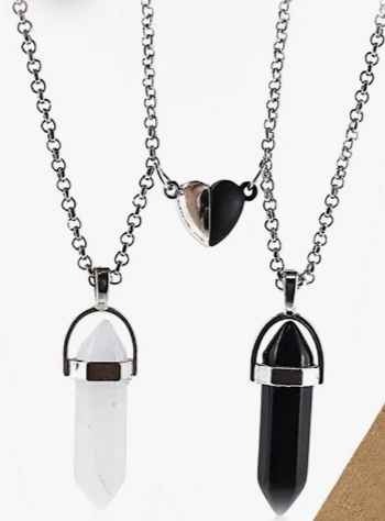 2Pcs Crystal Mutual Attraction Magnets Couple Matching Pendant Necklace Magnetic Love Heart Natural Stone Chakra Necklace