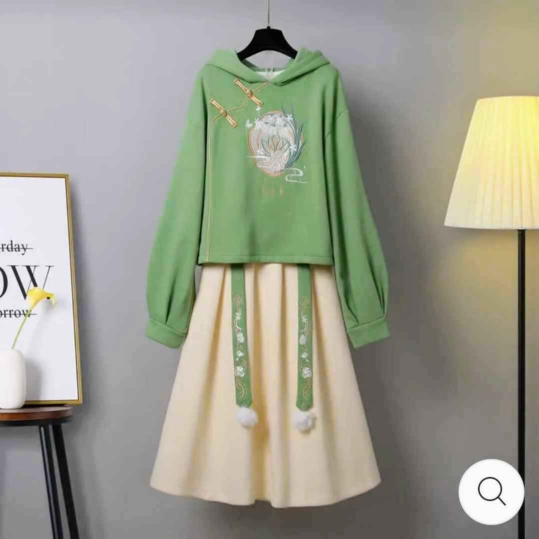 Vintage Embroidery Buckle Long Sleeve Plush Hoodie Skirt