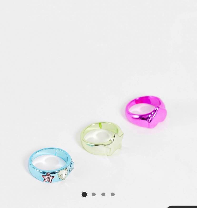 pack of 3 rings in anadysed design in multi