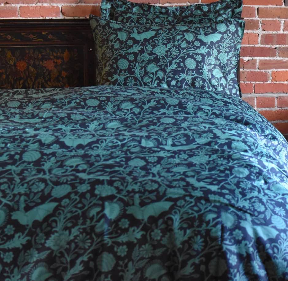 Emerald Green Bats Comforter (FULL/QUEEN)