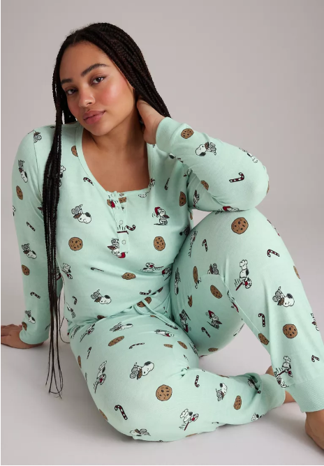Plus Size Snoopy Holiday Hacci Pajama Set | maurices