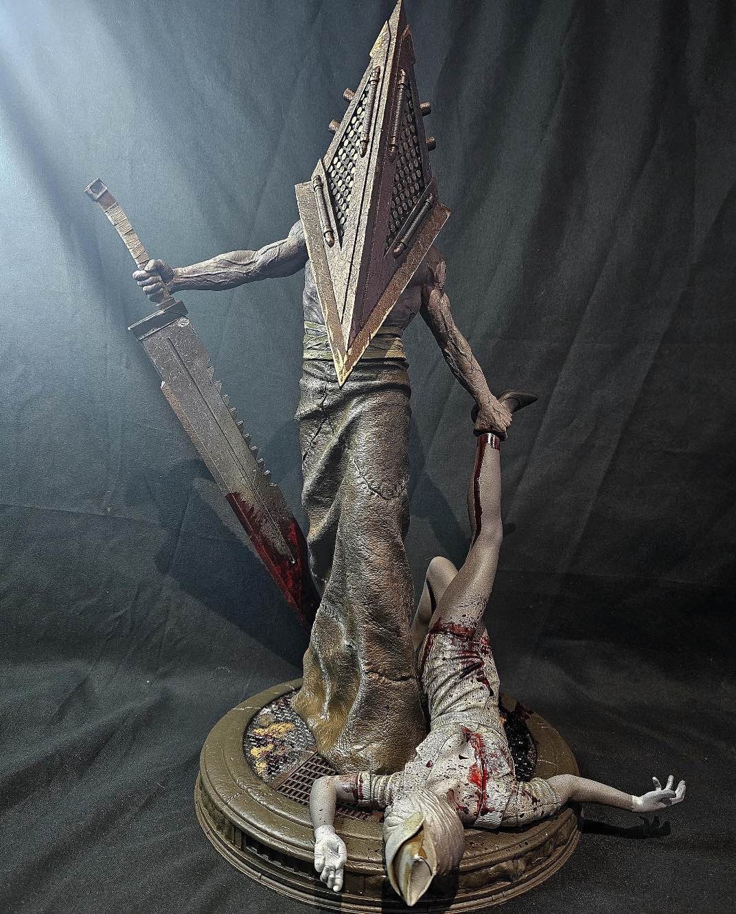 etsy silent hill pyramid head/nurse figure 🧌