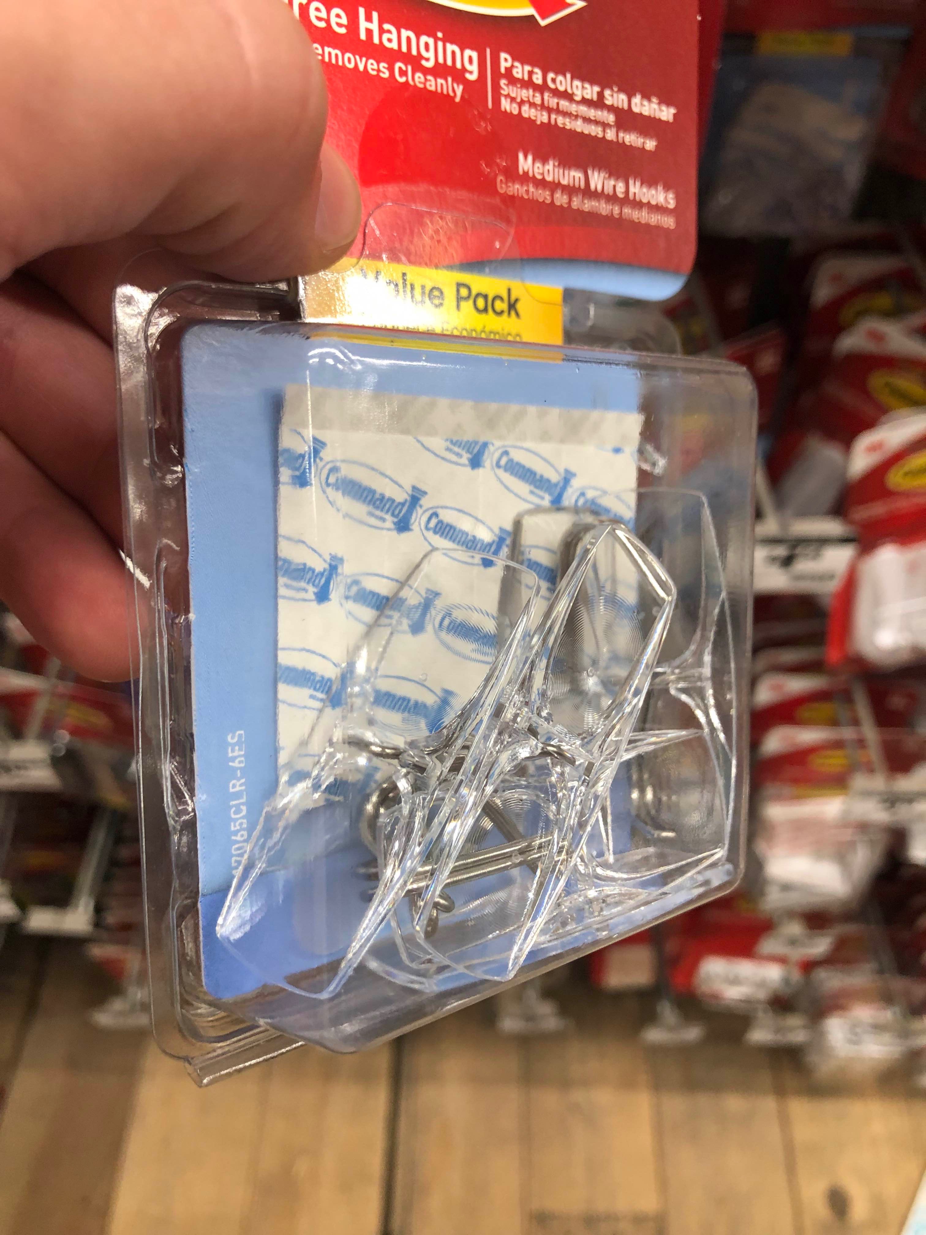 Command Medium Wire Toggle Hook Value Pack, Clear, 6-Hooks, Organize Damage-Free