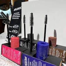 Naked mascara Lush
