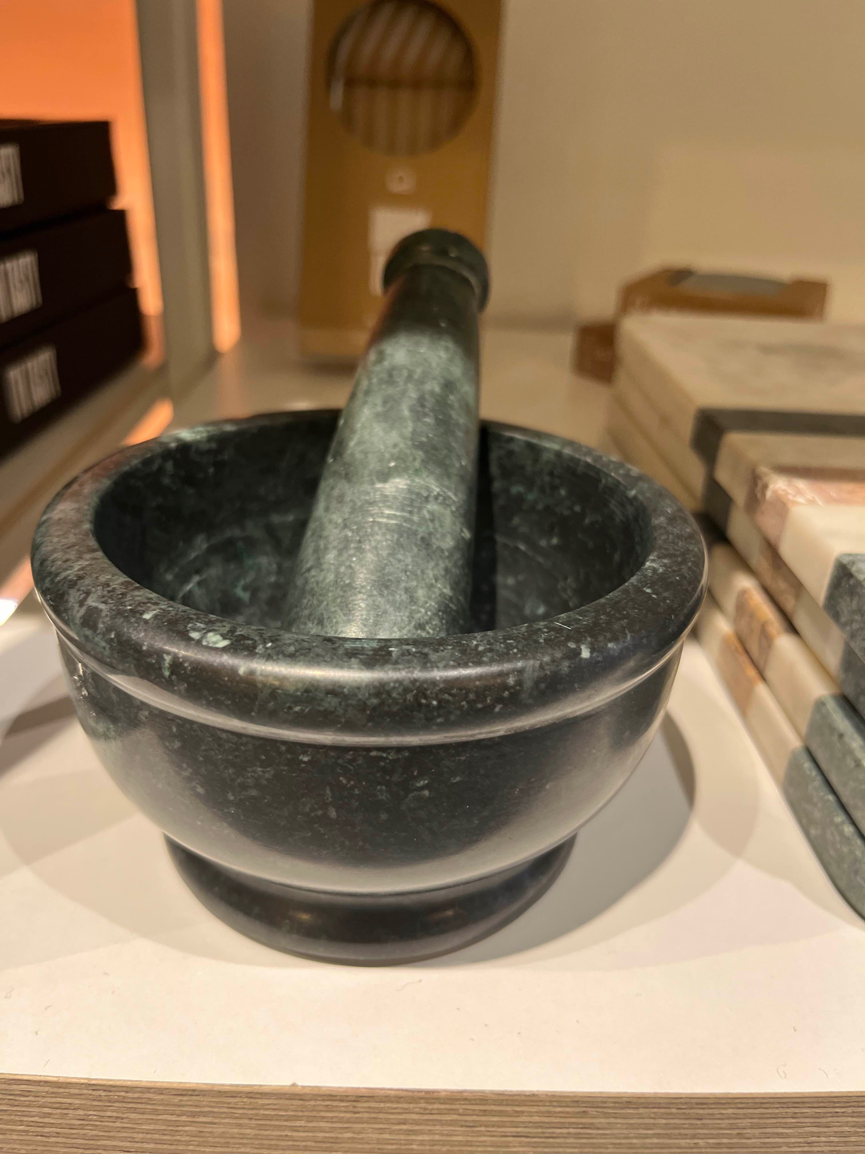 Cindea pestle and mortar in green marble