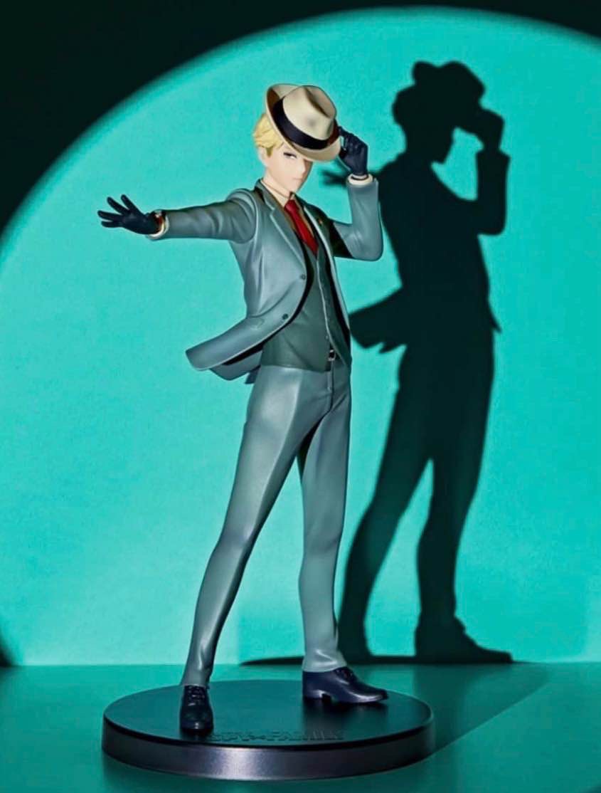 spy x family loid forger figure 😛