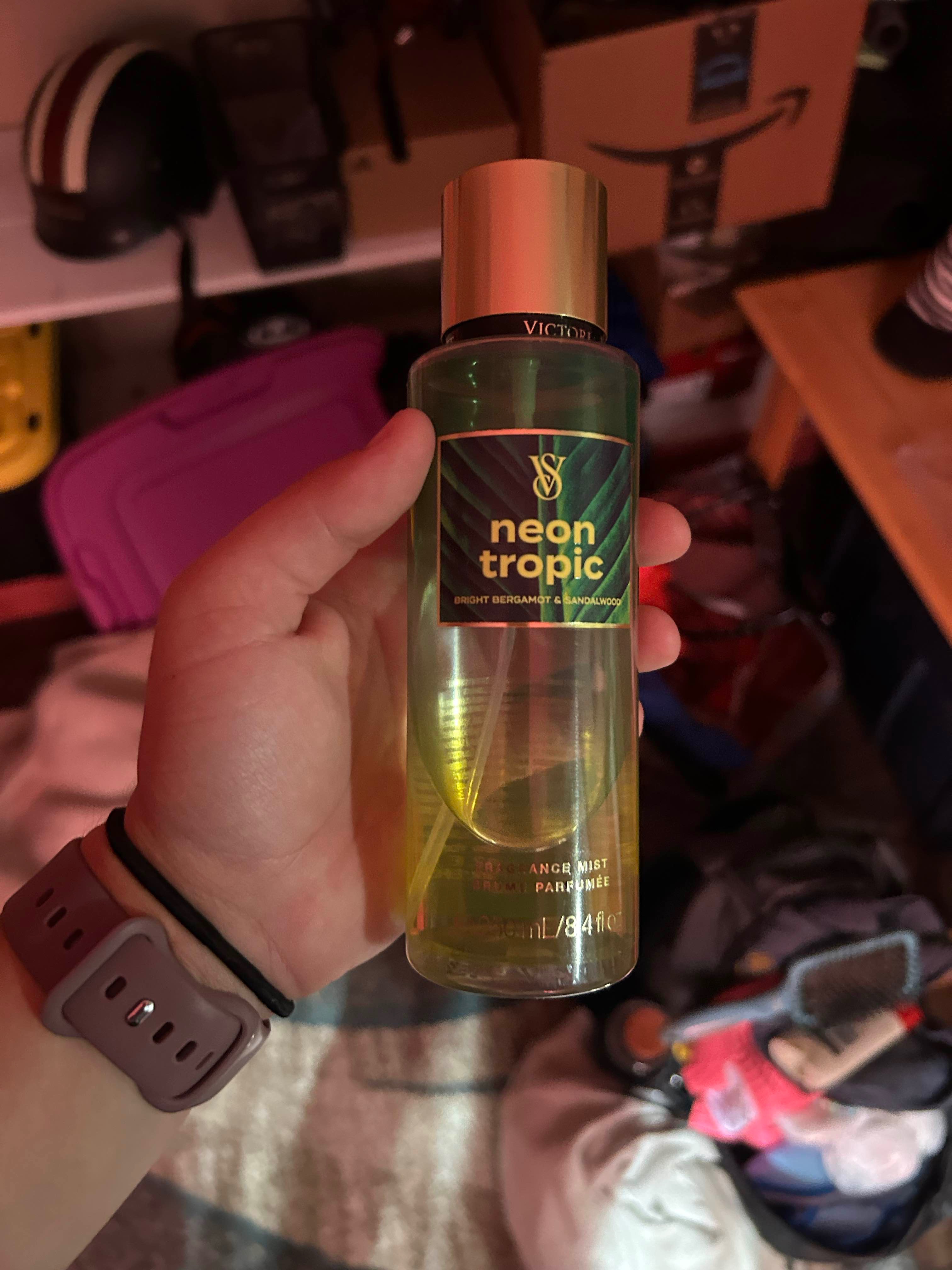 neon tropic BRIGHT BERGAMOT & SANDALWOOD