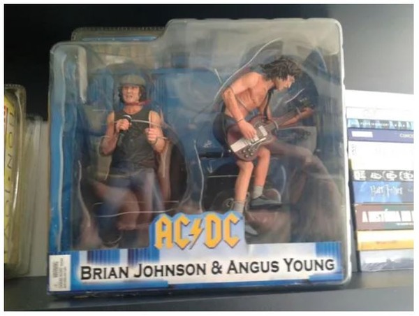 Ac/dc Brian Johnson & Angus Young Neca Toys Com 2 Bonecos