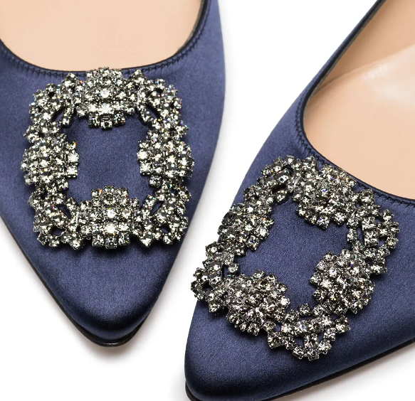 Manolo Blahnik Sapatilha Hangisi com aplicação