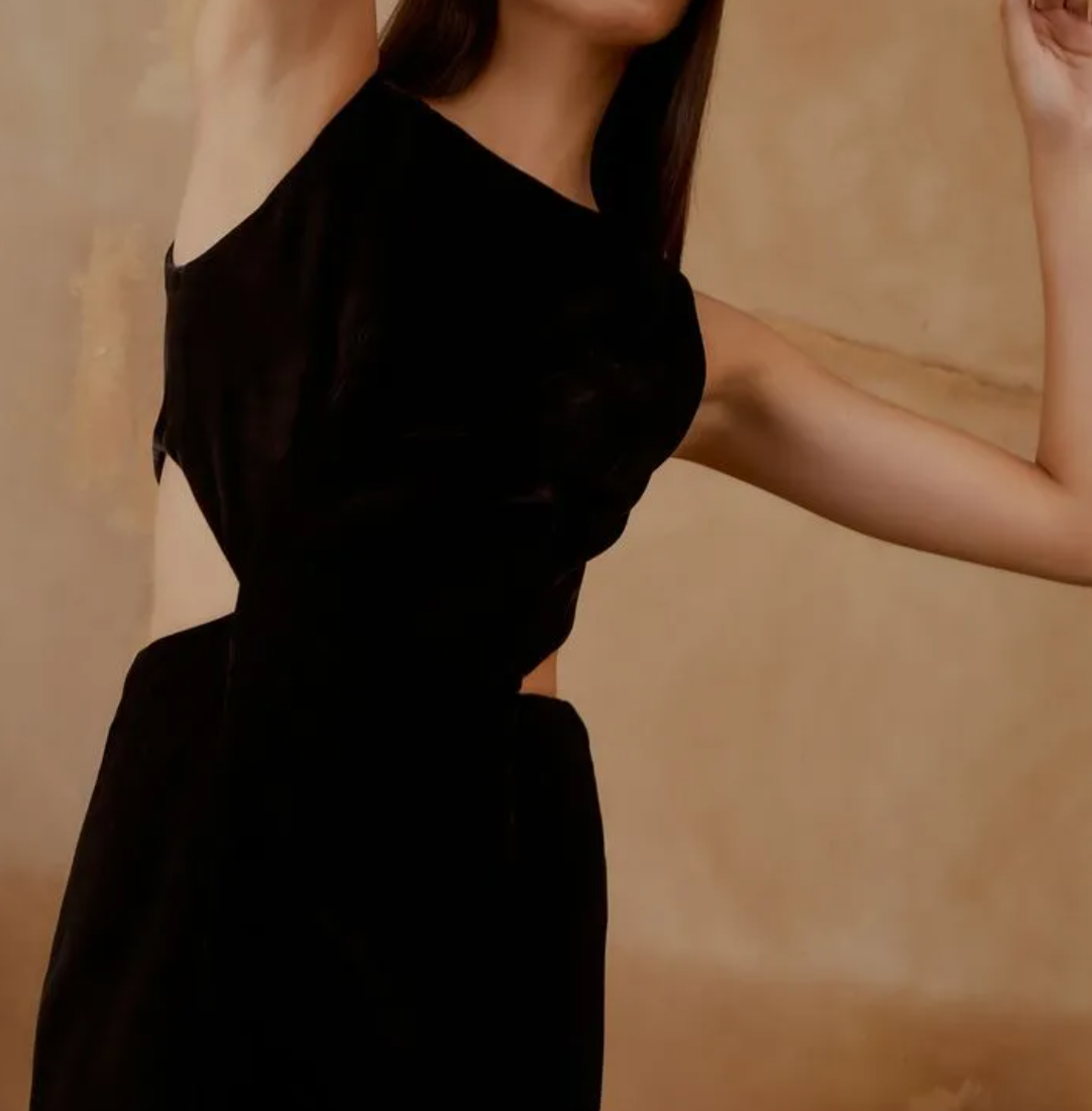 Vestido Midi Veludo Abertura Costas - Agilita