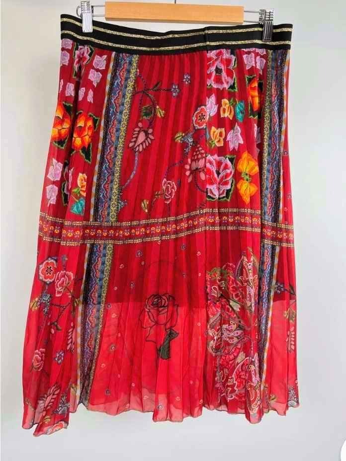 Desigual A-Lined Skirt Women's Sz 14/EU42 Red Floral Pleated Lined Pull On Flowy