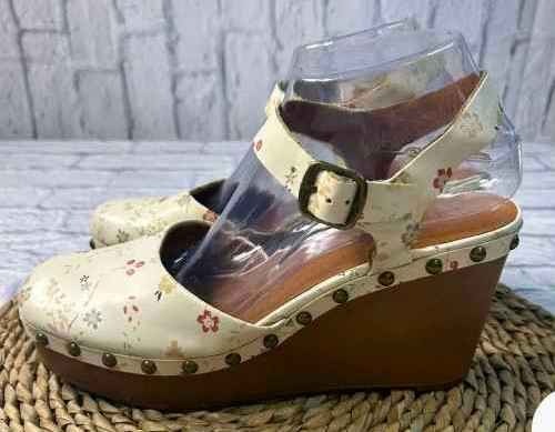 Lucky Brand Cottagecore Floral Cream Wedge Sandals. Size 8.5