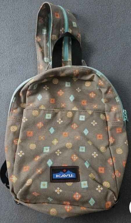 Kavu Convertible Backpack Crossbody Bag Grey Taupe Geo-Print Fun Foulard Design