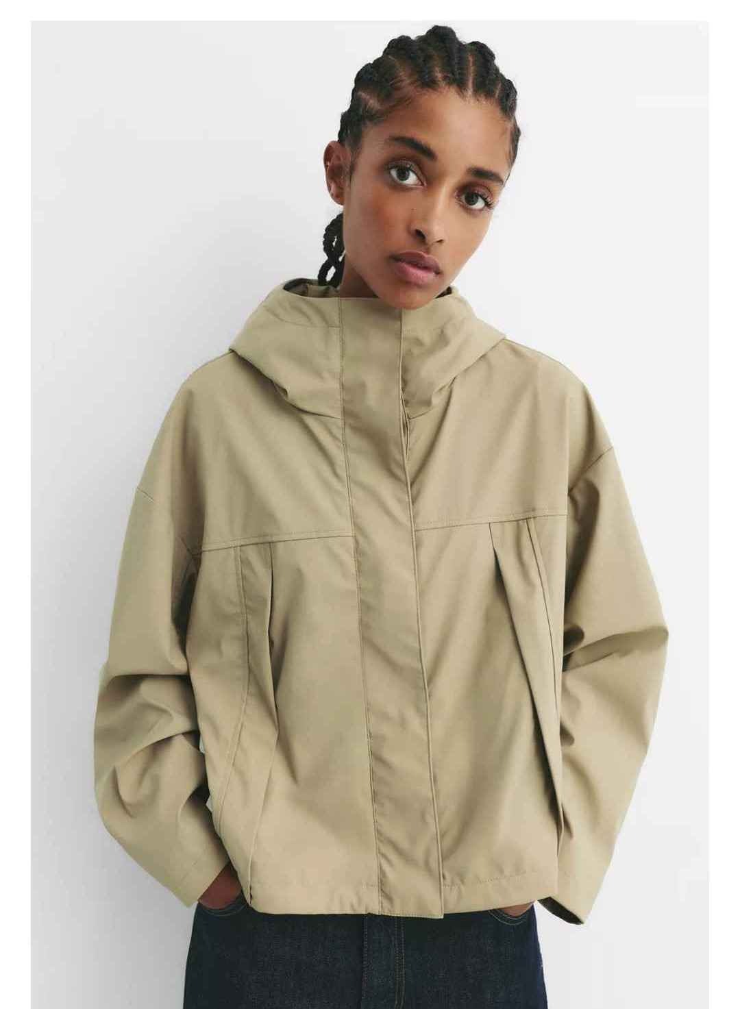Impermeable corto