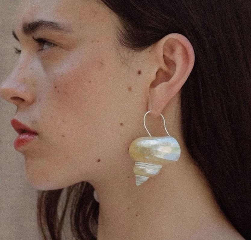 Luminous conch earrings | Shell Earrings