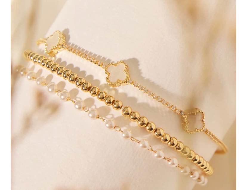 Pearl Clover Beaded Bracelet Set