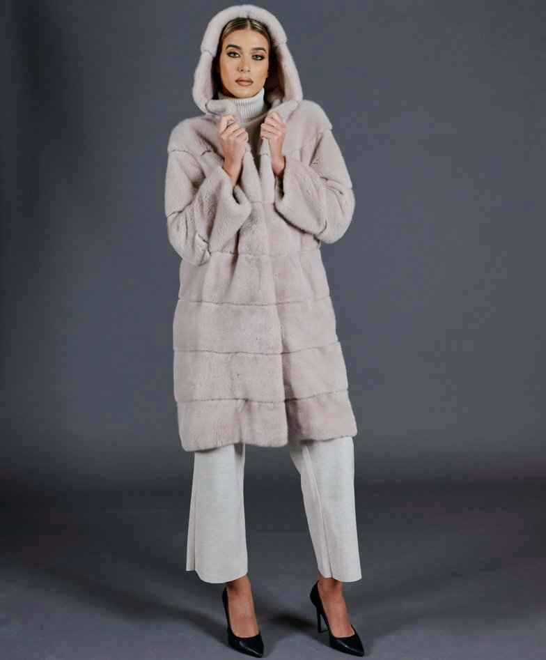 Mink fur coat with hood and long sleeve • powder color