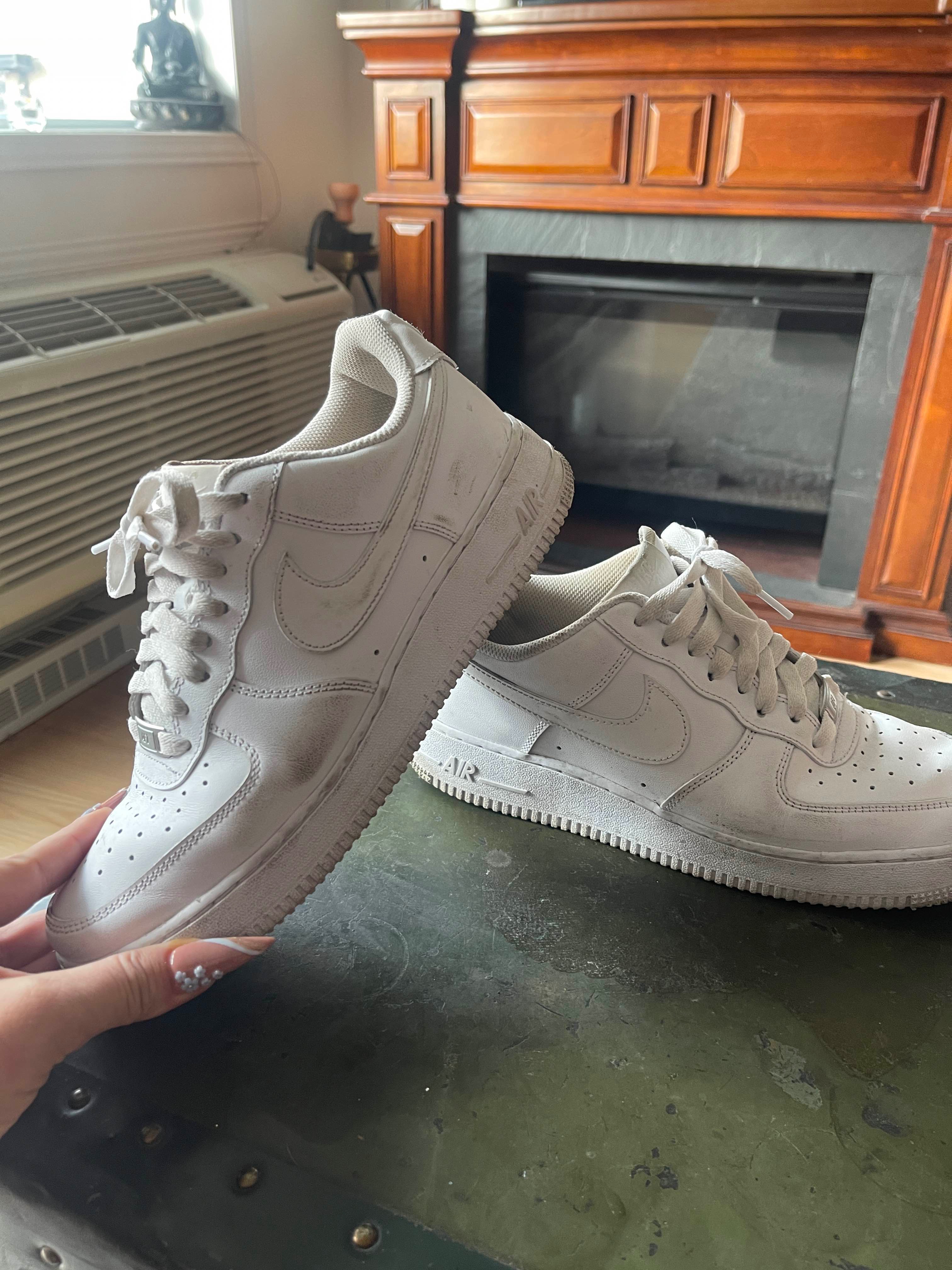 Nike Airforce Sneakers + Bonus 4 U
