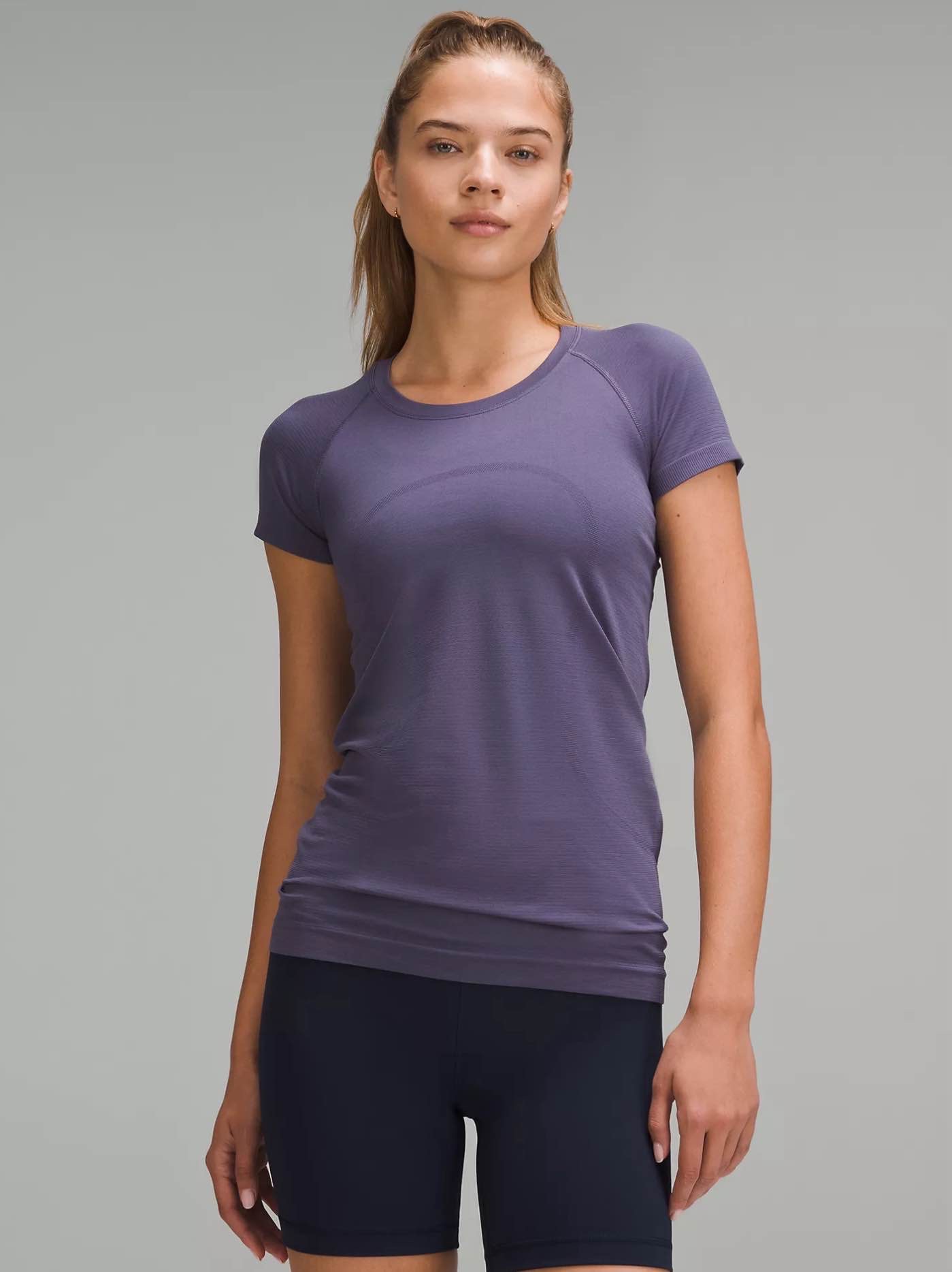 Swiftly Tech Short-Sleeve Shirt 2.0
Hip Length
