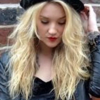 OMG Her Hair! Salon anyone?