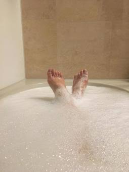 Bubble bath + 🍵