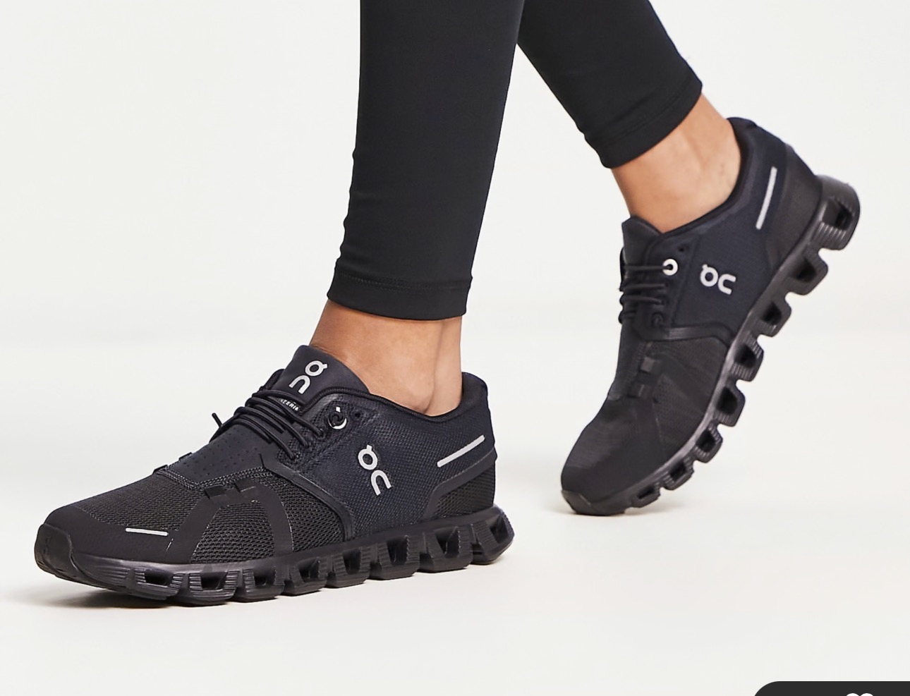 ON Cloud 5 trainers in black
