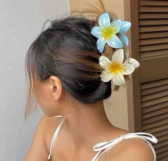 Flower hair clip