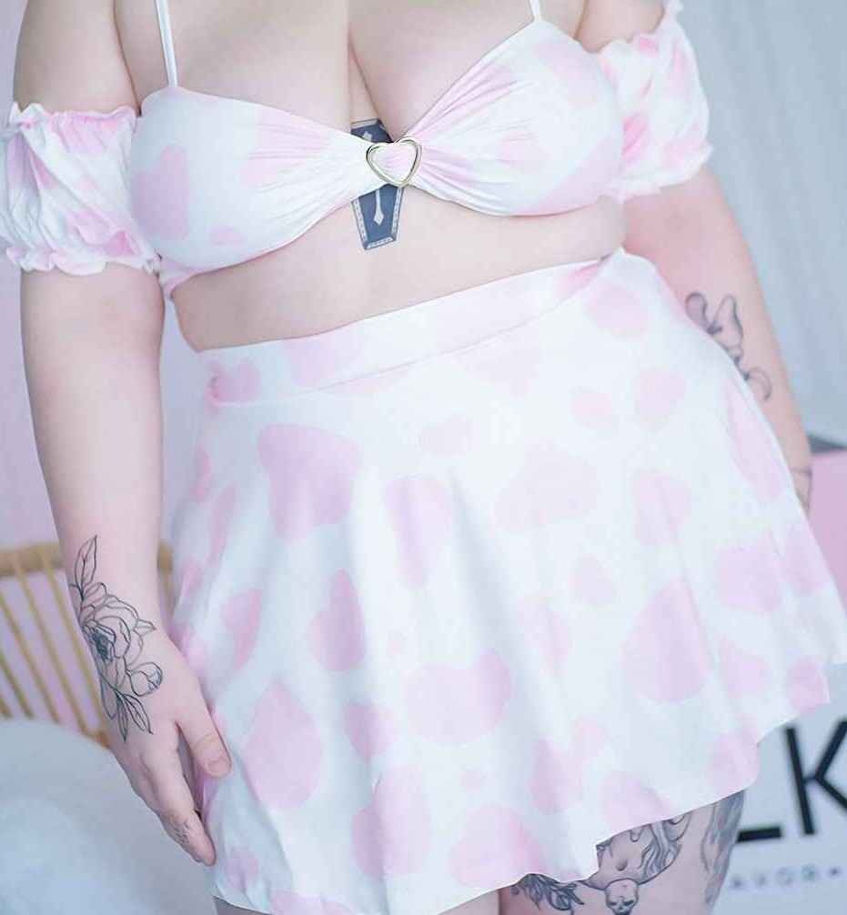 Soft Spring Strawberry Cow Set