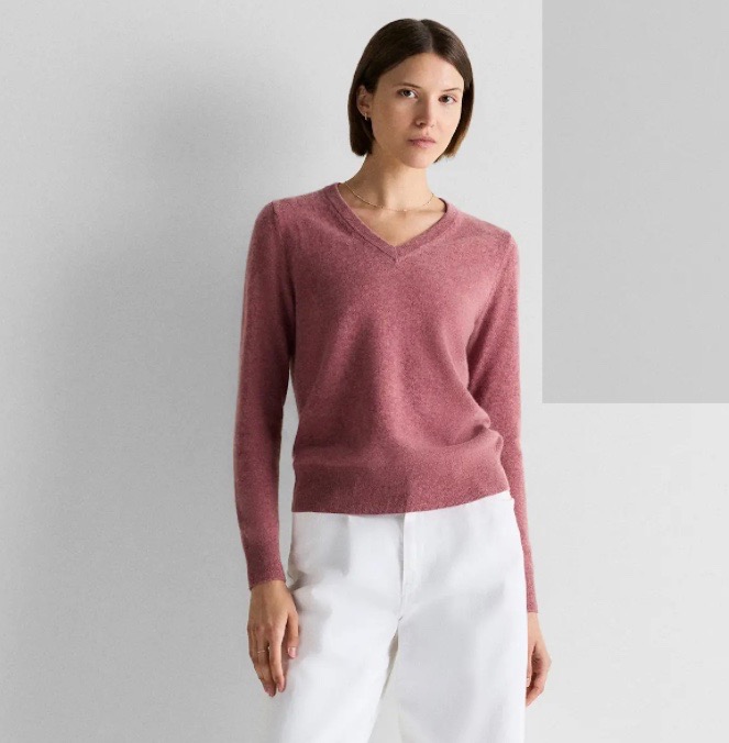 Mongolian Cashmere V-Neck Sweater in Heather Shaded Rose Pink