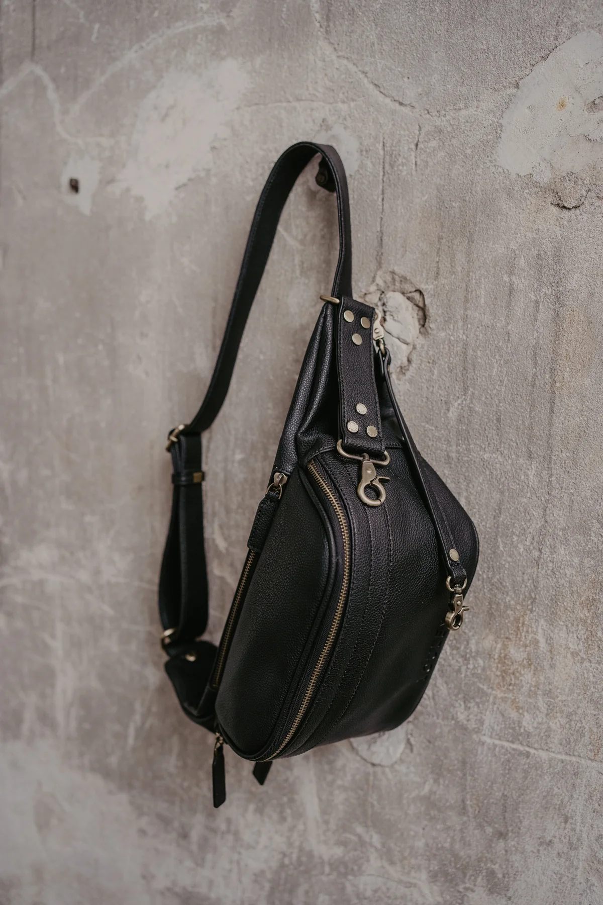 LOULEX fanny pack in BLACK