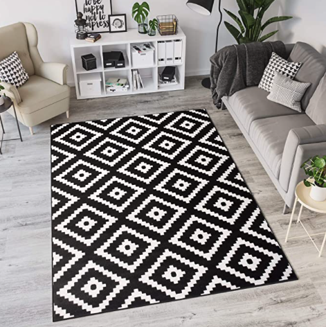 Tapiso Laila Modern Area Rug Short Pile Diamond Geometric Black White Durable Carpet Size - 140 x 190 cm (4ft7 x 6ft3)