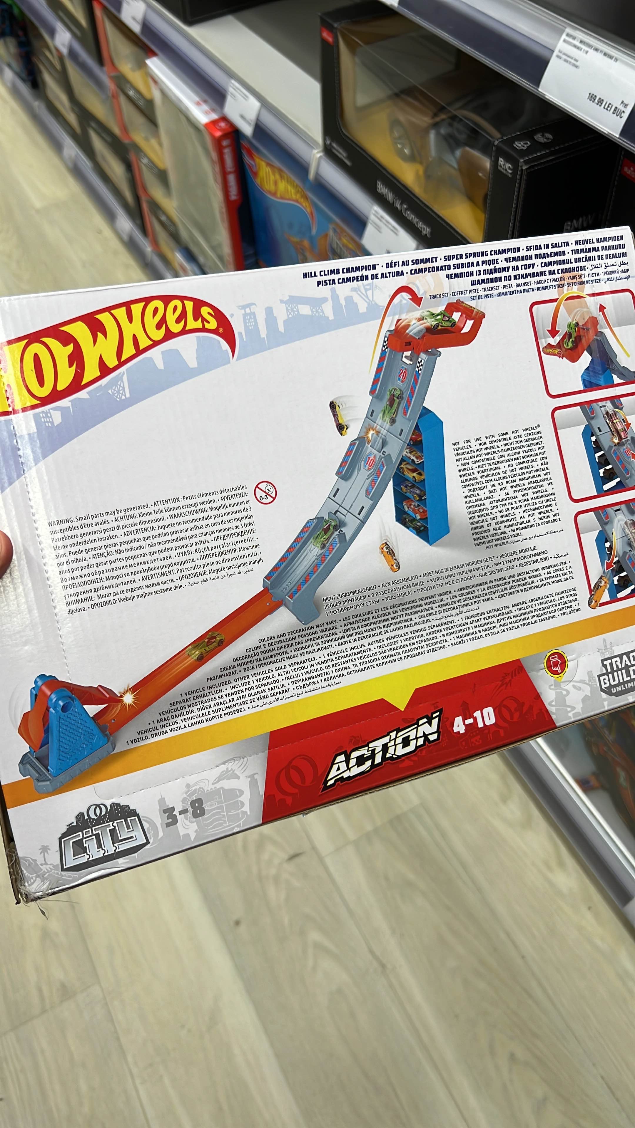 Set pista cu 3 bucle si masinuta Hot Wheels
