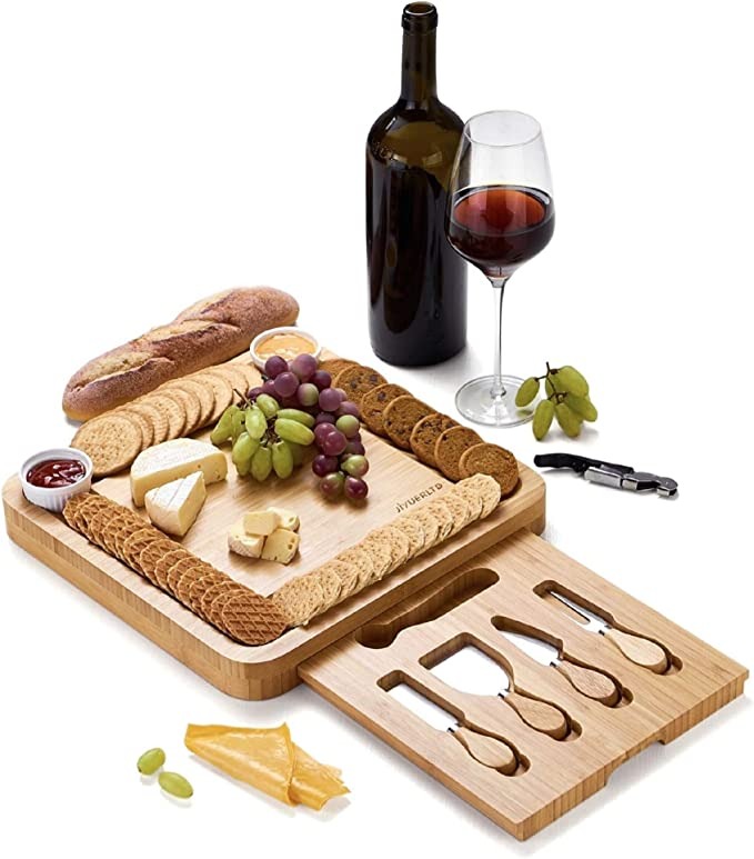 Vassoio per formaggi con set di coltelli