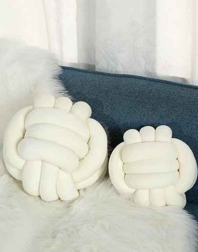 1pc Yarn Ball Shaped Decorative Pillow